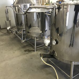 Conjunto de panelas com capacidade útil de 500 litros