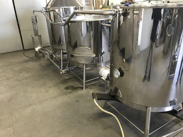 Conjunto de panelas com capacidade útil de 500 litros